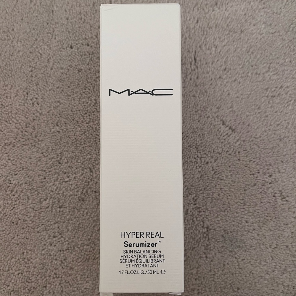 MAC Cosmetics Hyper Real Serumizer
Brand New
1.7 fl oz